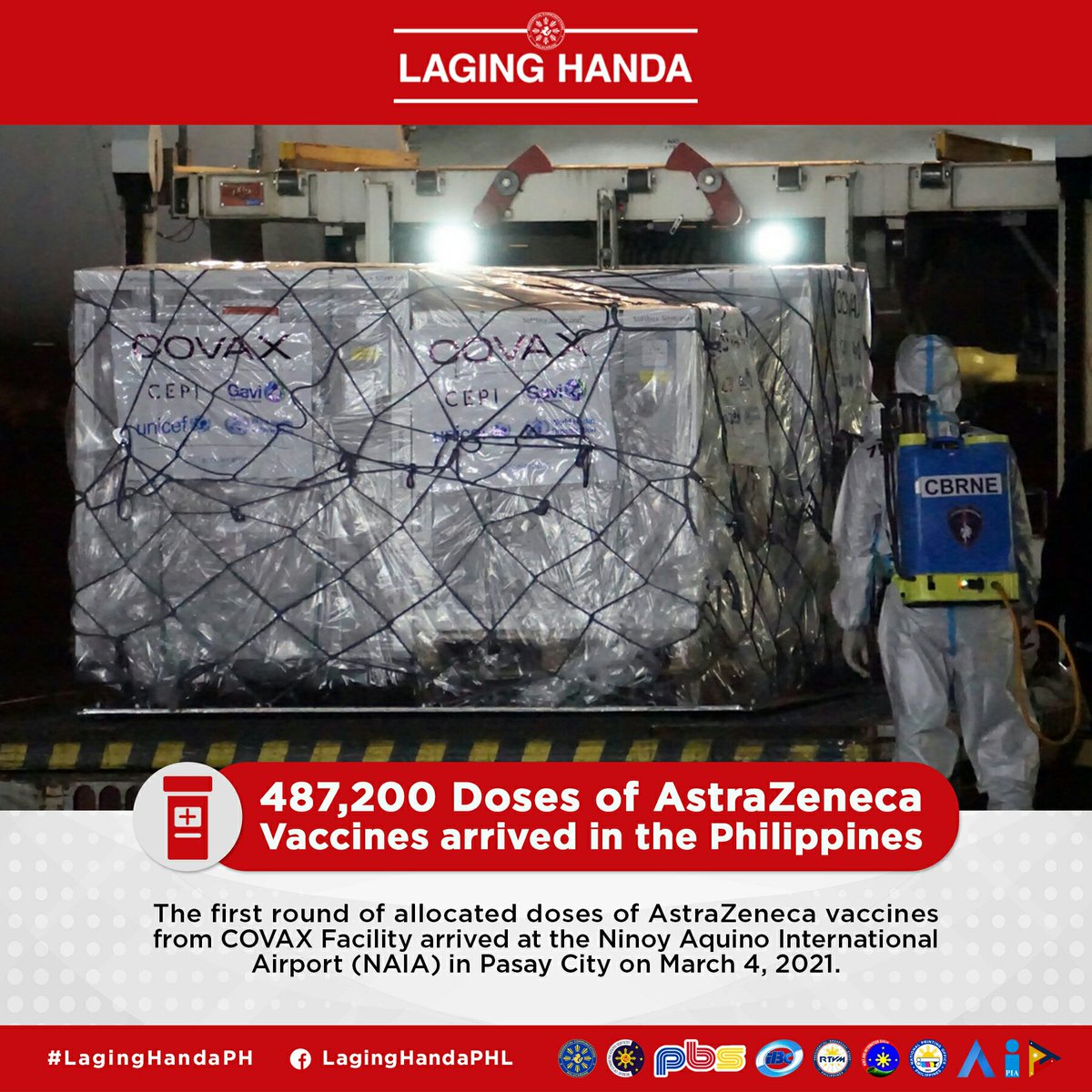 LOOK: Around 487,200 doses of AstraZeneca COVID-19 vaccines  arrived at the Ninoy Aquino International Airport (NAIA) on Thursday night, which forms part of the 44 million doses of vaccine that the Philippines is set to receive from the COVAX facility. 

#LagingHandaPH
