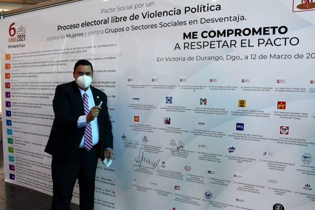 CedhDurango's tweet photo. @MarcoGuereca Presidente de la #CEDHDurango se suma al Pacto Social por un Proceso Electoral Libre de Violencia Política contra las Mujeres y contra Grupos o Sectores Sociales en Desventaja. #IEPCDurango @IEPCDurango #MeSumoAlPactoSocial https://t.co/0OGXkYetVJ