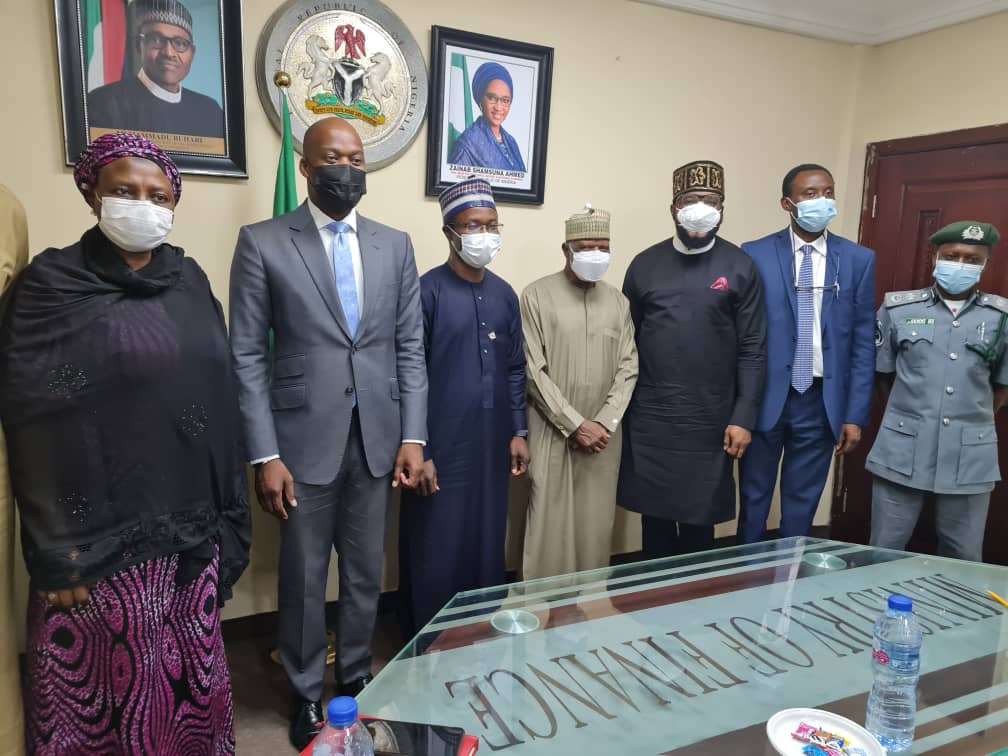 AfCFTA_Trade21's tweet photo. Working visit of the S.G.-AfCFTA to Nigeria, H.E. Wamkele Mene with the C.G. NCS; Perm. Sec., Ministry of Finance, Budget &amp; National Planning; the Ag. Chief Trade Negotiator/DG NOTN; Secretary, NAC-AfCFTA; Ag. Assist. C.G. NCS, &amp; the Director Tariff Technical Committee. 03/21. https://t.co/d3e2dNkELz