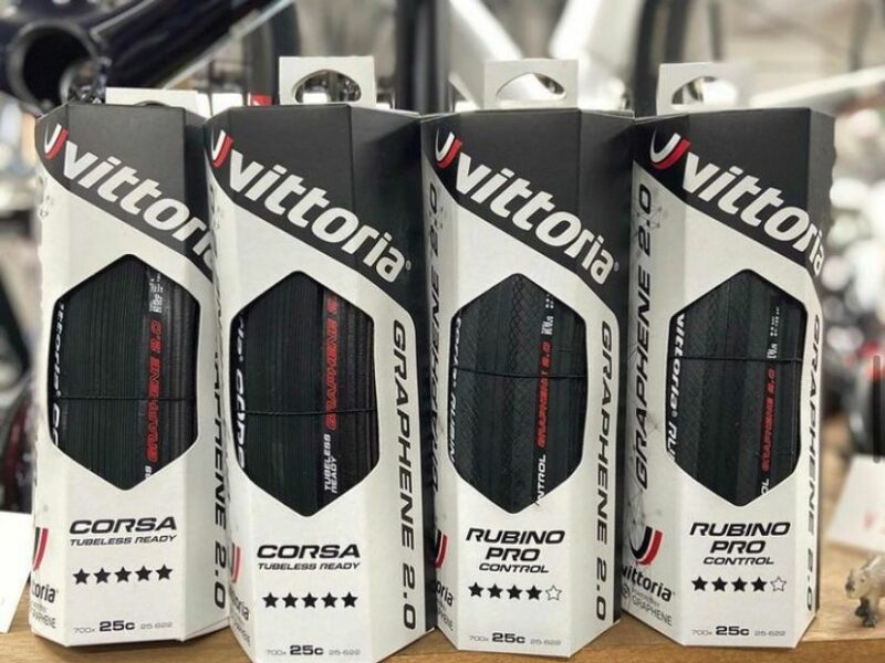 🚵‍♀️📝 BIENVENIDA | Vittoria se convierte en nuevo colaborador técnico del CC Meruelo.

🎙️"Una firma de primer nivel para dar las máximas garantías a nuestras corredoras"

👉Toda la info: bit.ly/3sUVTqH