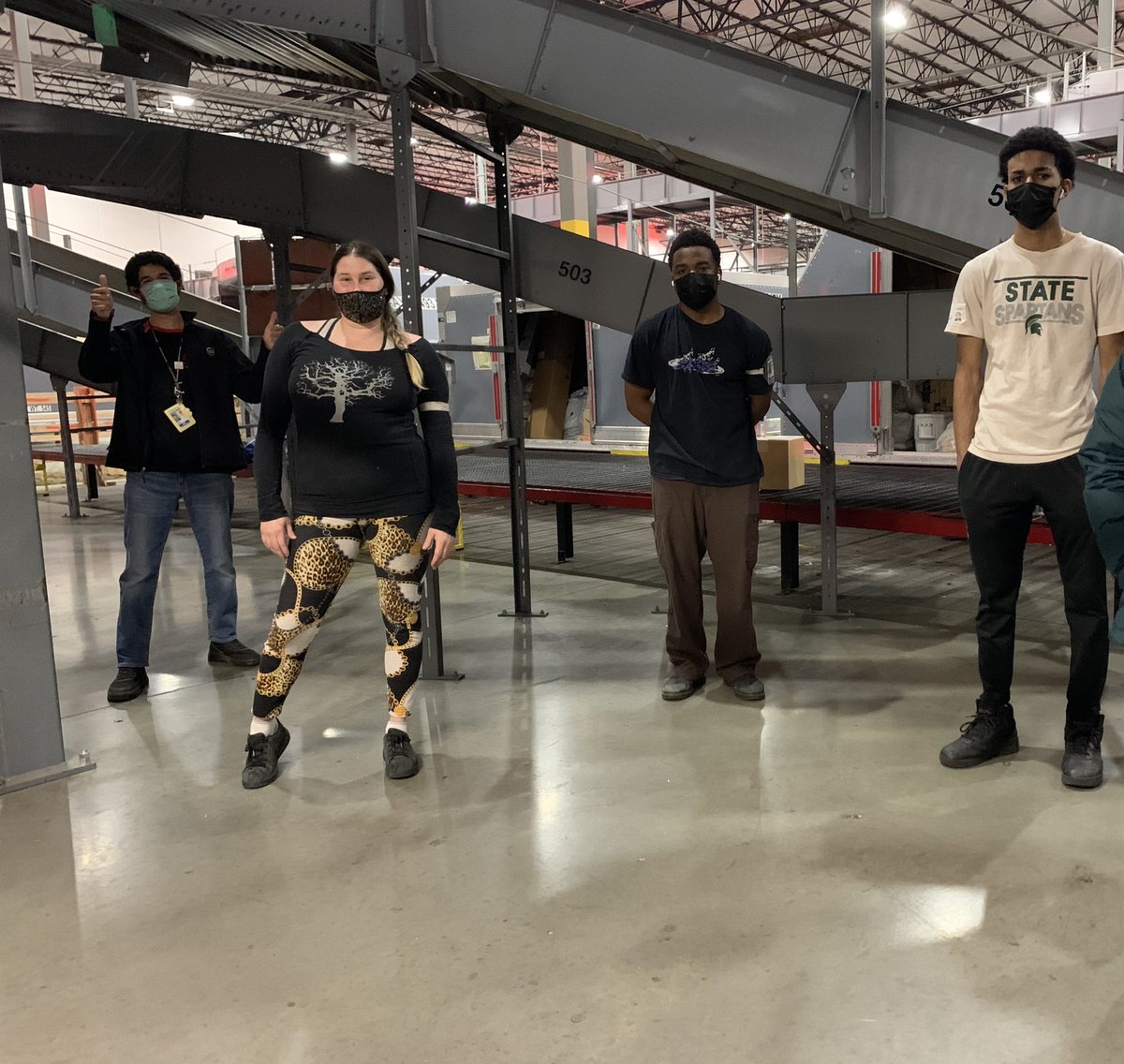 WahcaSafetyTeam's tweet photo. Adrian,Sarah,KeAndre,Johnathan, Dibya,&amp; Ezra all getting their 90 day ITP recognition...let’s give them all a big 🙌🏼 #WahcaNightSort @BlanchardLyle @OntAMRamp @JStanton1907 @jrindafernshaw @MichalMielewcz1 @UPSers @SouthCalUPSers @will_tweetz @UPSWAHCAINTL https://t.co/BjjpRpjPwH