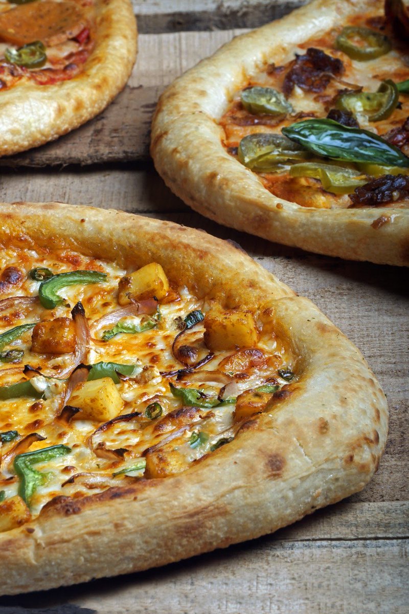 1441_Pizzeria's tweet photo. For all those of you desperately awaiting the weekend 👀 here’s all the motivation you need to make it through the week! 
#1441Pizzeria #MakeYourOwn #WoodFiredPizza #Pizza #UnlimitedToppings #Authentic #PizzaLove #GourmetPizza #Mumbai #Pune #Bangalore #Ahmedabad #NowDelivering https://t.co/cUMpDpAH8W