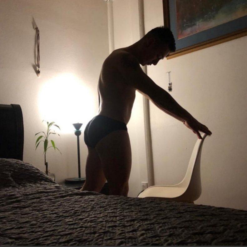 Alecespd's tweet photo. To dream. #DREAMS #night #back #legs #body #tico #stroge #gaylatinos #fitness #gayfit #love #NOCHE #dulcessueños https://t.co/GDKy7twirG