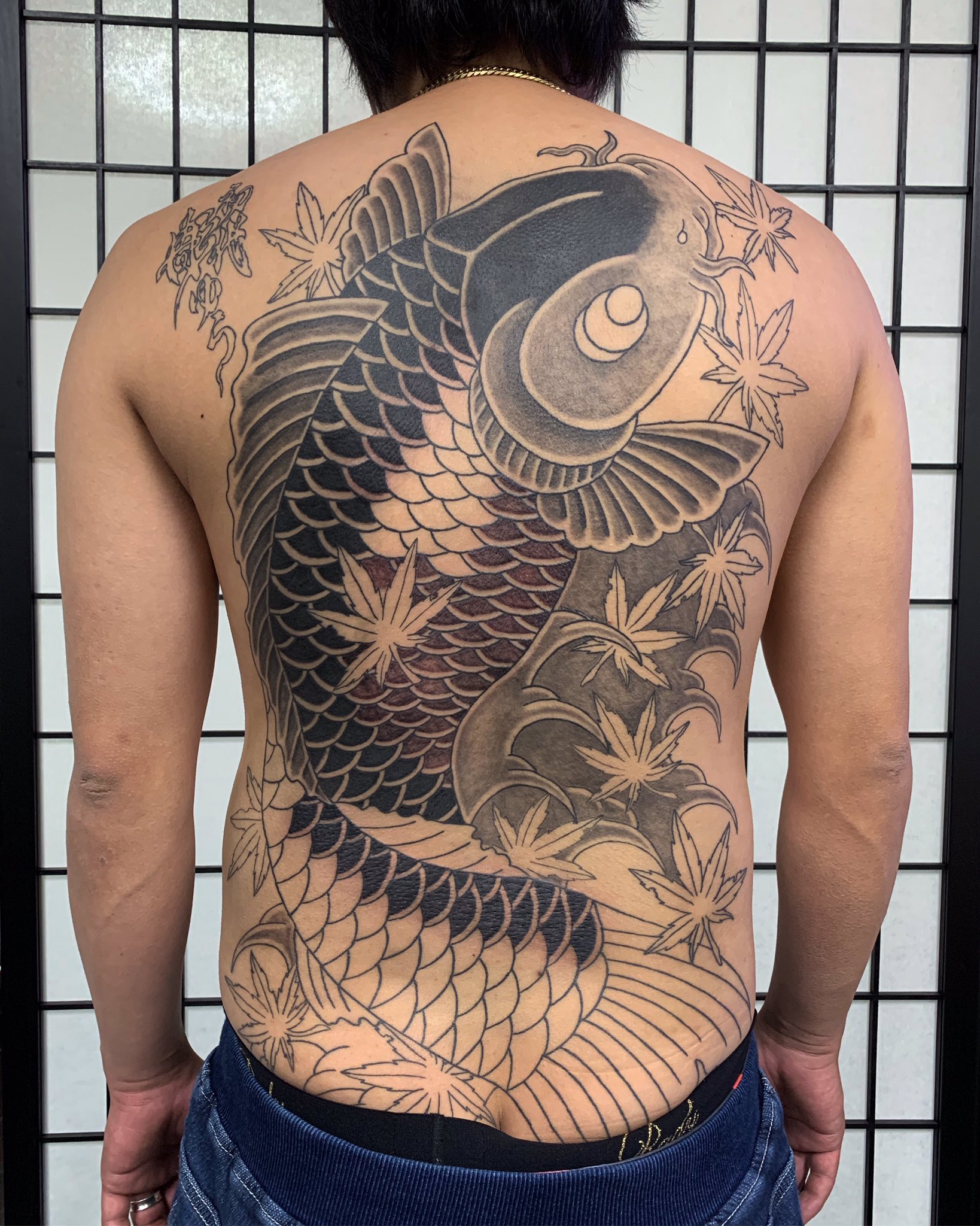 刺青 初代彫ゆう 背中の刺青 鯉と紅葉 鱗の続き 鯉刺青 Koitattoo Momijitattoo 刺青 Irezumi Wabori タトゥー Tattoo 前橋彫ゆう 初代彫ゆう 彫ゆう Horiyu 墨鎧文身 インクアーマータトゥー Inkarmortattoo T Co t9r3nooq Twitter