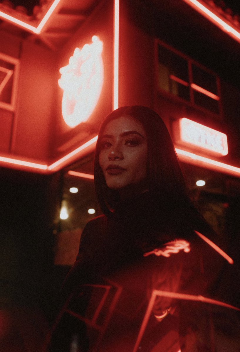giselle_martiin's tweet photo. Red is a killer 👄 https://t.co/llwg3sF412