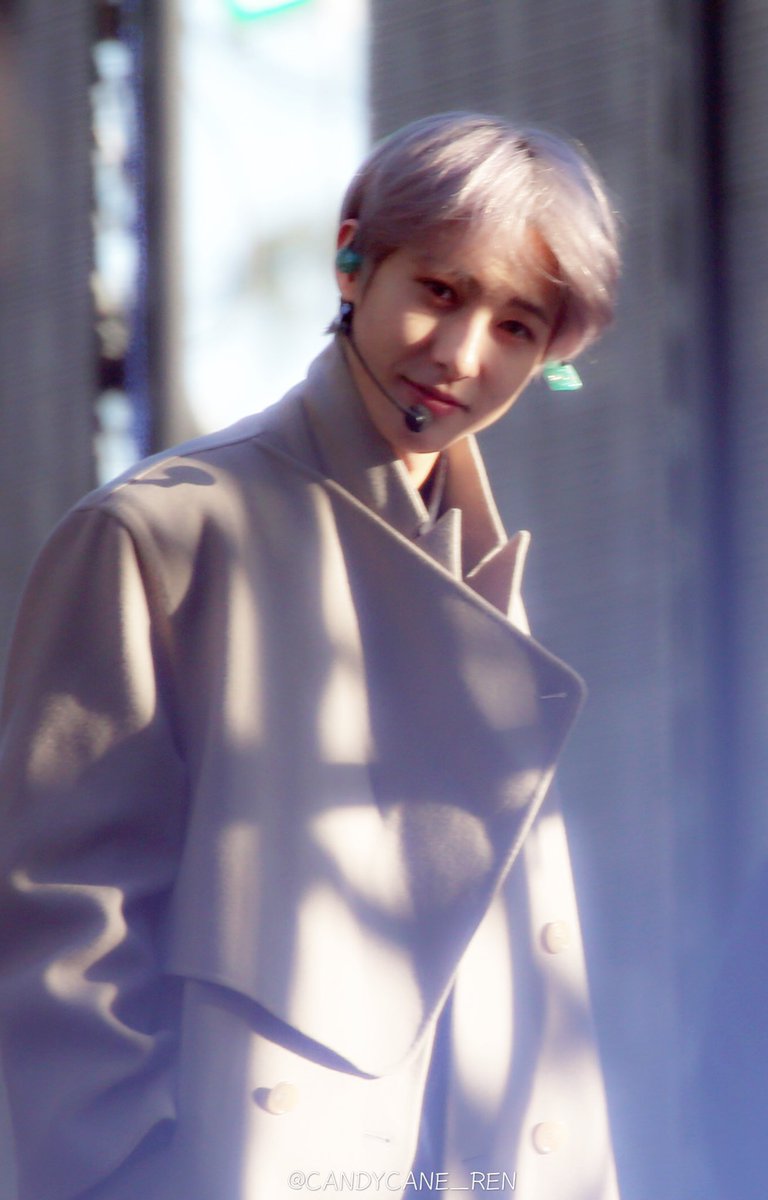 “คนสวยขา”
“ขาา”