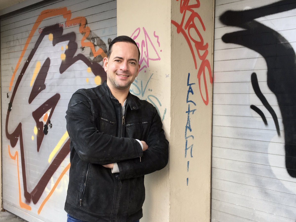 backheuer's tweet photo. Ein Hit gegen den Corona-Blues:  Der Sänger Nick Tschecker aus #Kiel will mit „Unser Jahr“ für gute Laune sorgen. Ab heute gibt‘s die Single bei #YouTube und Spotify. #Mallorca #schlager #corona https://t.co/gKXbU2MAvb