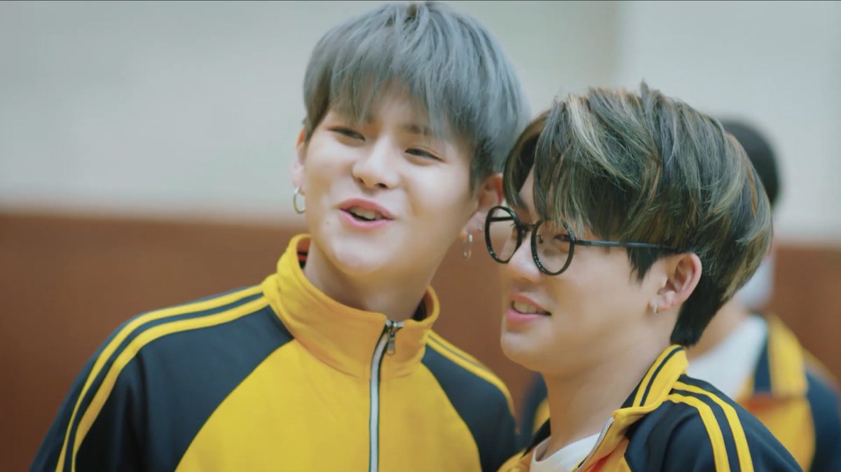 yoddaeng_'s tweet photo. they’re so adorable together 😭 

#yoshisuk #욧땡 
#CHOIHYUNSUK #YOSHI #최현석
#요시 @treasuremembers https://t.co/rHgMDoR4m5