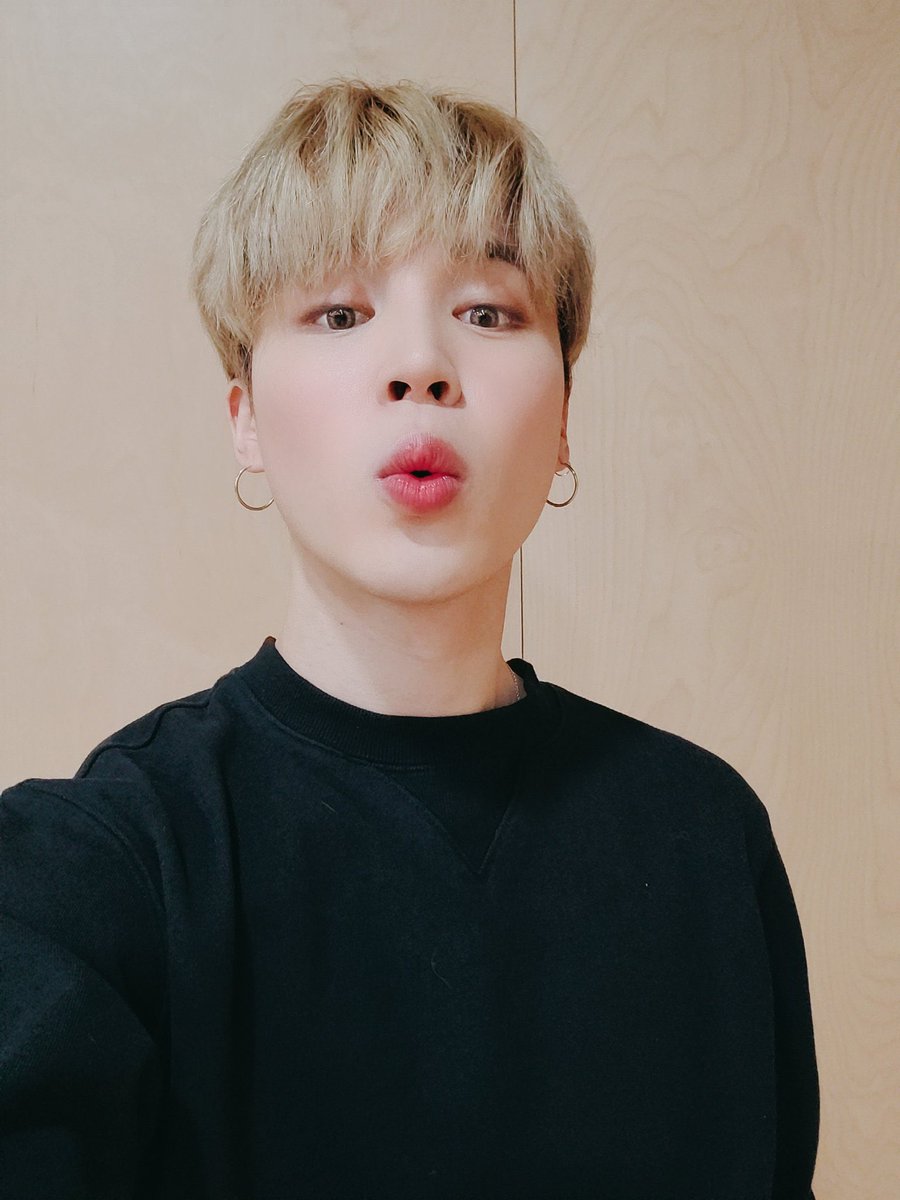 wonieskoo's tweet photo. hello my favorite boy https://t.co/WX0qVx4loy