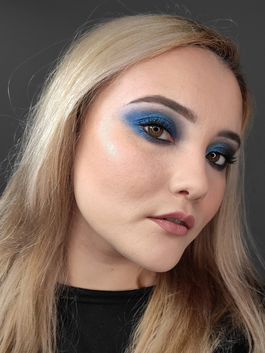 Gmuxy's tweet photo. @AlvaroKruse Aquí una Krashbabe que moriría por estar en su lugar 💖 Vuestros productos me inspiran muchísimo 🥺 https://t.co/G37TYtoL9V