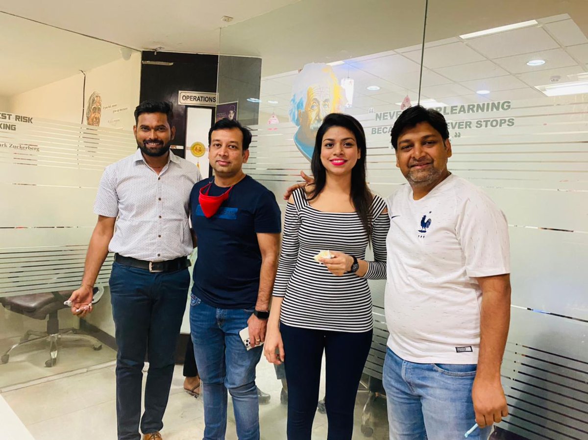 _yesmadam's tweet photo. Success is the sum of small efforts, repeated day in and day out and both, Mr Dan Singh and Ms Pratibha have worked relentlessly towards achieving the mutual goal. We congratulate the two for completing 4 whole years with Yes Madam. Happy work anniversary guys!
#teamYM https://t.co/xgHcwiW1sh