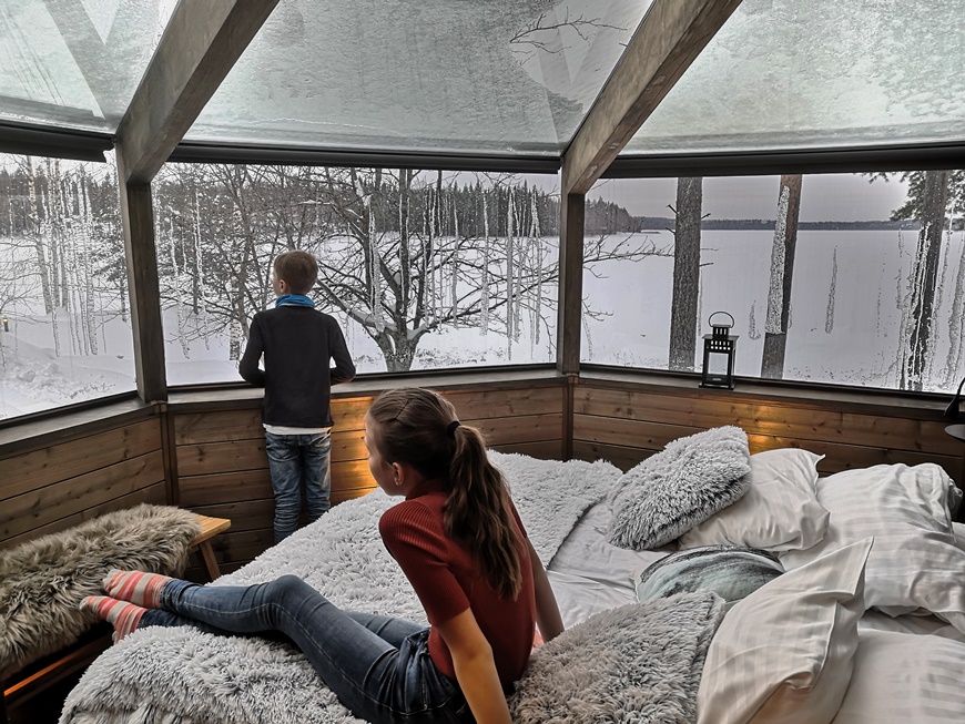 KivaaTekemista's tweet photo. Koimme mukavan, arktisenkin ❄ talviloman Keski-Suomessa! ⛷😊

Hemmottelu #RevontuliResort'in lasi-iglu'ssa oli ❤. Samoin aito maaseutulomakohde Maalaistalo Sipilä, joka oli Farmi Suomen kuvauspaikka! 🏞

👉 Lue lisää: https://t.co/qcZre7ry5Y

@Mukavuusalue @RevoGolf #lasiiglu https://t.co/oRtMlsYwpx