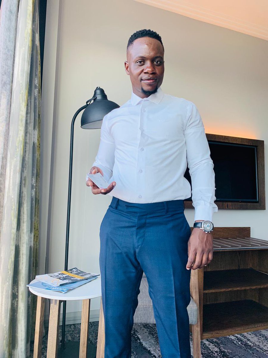 Today it mark 1 year since I was ghosted by someone I loved 🥰 so hard.
I remember even losing my job and Business opportunities because Wow the boy was not thinking 🤔 straight
People change and all you’re left with is memories of a stranger
#AskAMan
#GoodBye2020 https://t.co/7LE0uOXofX