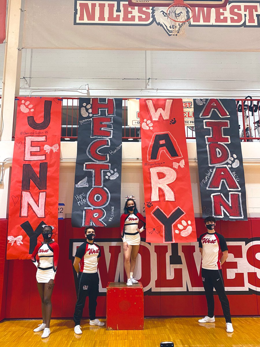 NilesWestCheer's tweet photo. We ❤️ our seniors!!!! #ClassOf2021 https://t.co/2gEwoQUKjE