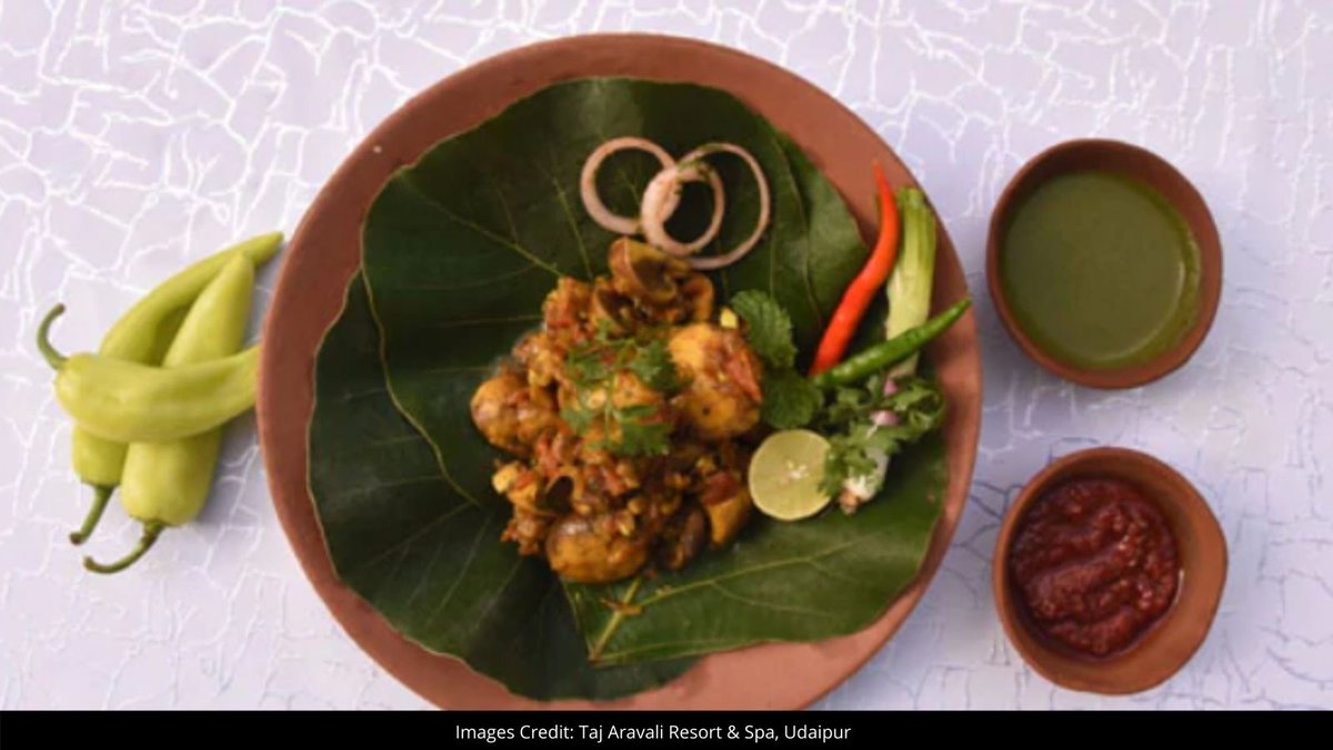 IndianFoodZone's tweet photo. Dhora Ra Gotaka is a traditional dish of Ranaji ka belwa in Jodhpur.
It is made from mushrooms with a scrumptious blend of nutritious ground spices.
#indianfoodzone #indianfoodie #indianfood https://t.co/aGsHJxDt2D