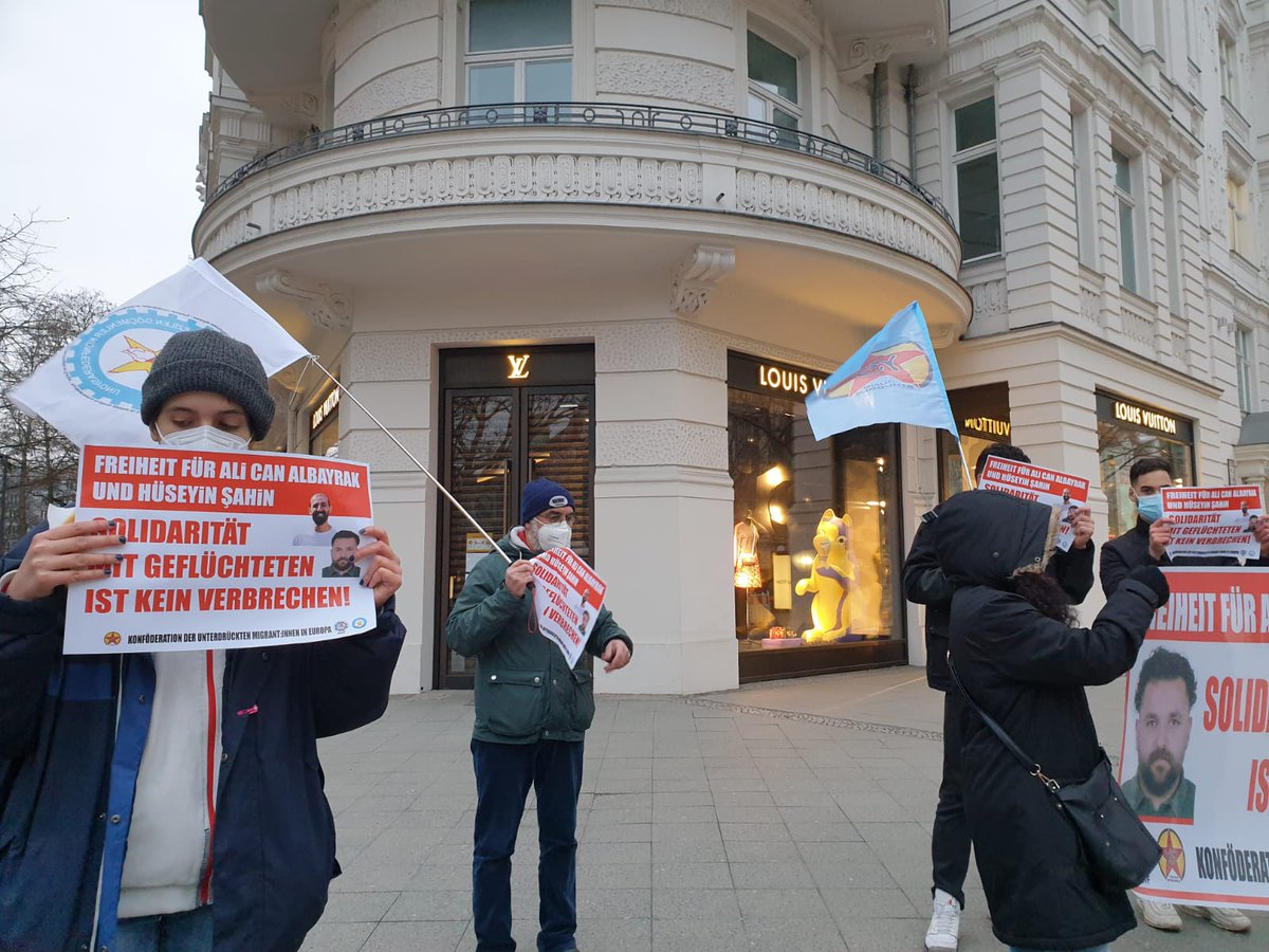 AlbayrakTo's tweet photo. Yesterday in #Berlin Young Struggle, AvEG-Kon and SKB activists demand immediate release of Albayrak and Sahin, who have been detained in November 2020 in Chios for helping other refugees.
#LeaveNoOneBehind https://t.co/9giO0lrM4q