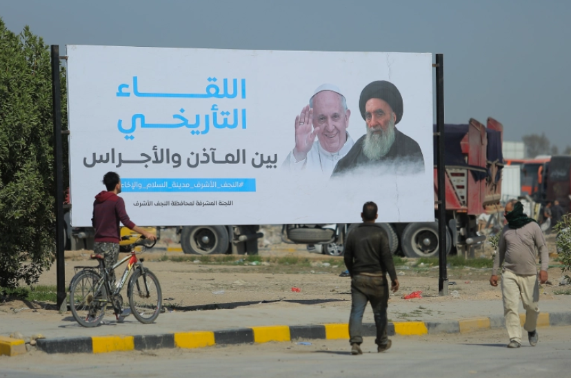 mikelayestaran's tweet photo. Hilo sobre el viaje del #Papa a un #Irak vacío de cristianos 
#PopeFrancisInIraq 

1- El Pontífice recorrerá las ruinas del califato en #Mosul  y se entrevistará con el Gran Ayatolá Alí Sistani, líder chií 

Vía @elcorreo_com 
Foto @AP 
https://t.co/9wAAFrnxNo https://t.co/BkAmvHR2GN