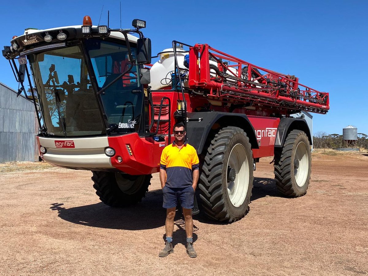 AgrifacAU's tweet photo. Brad Miller is ready to test out his #AgrifacEndurance after making the change from a tug along 👍
The superior design of the #CondorEndurance offers #increasedcapacity at unmatched value #Agrifac #AgrifacAU #GenuineLocalSupport #ozfarmers https://t.co/vynhWqa4fT https://t.co/KfkYUOLwn0