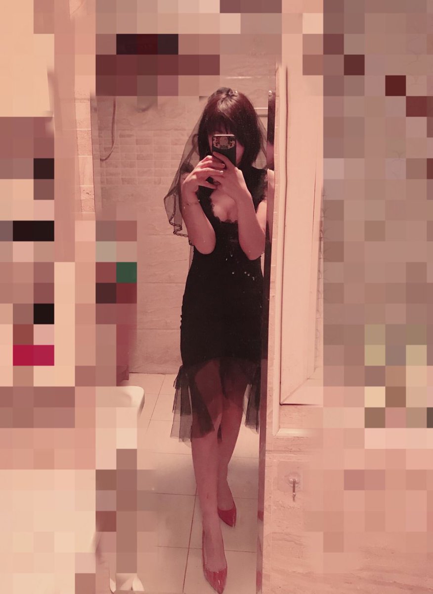 💕第一次尝试暗黑风格，黑色的长裙，黑色头纱👑下藏个可爱又骚动的心❤️又重新做了一次新娘💍每个人心里都有个新娘梦，我又能做几个人的新娘呢🙈 https://t.co/rb4lGHgTOK