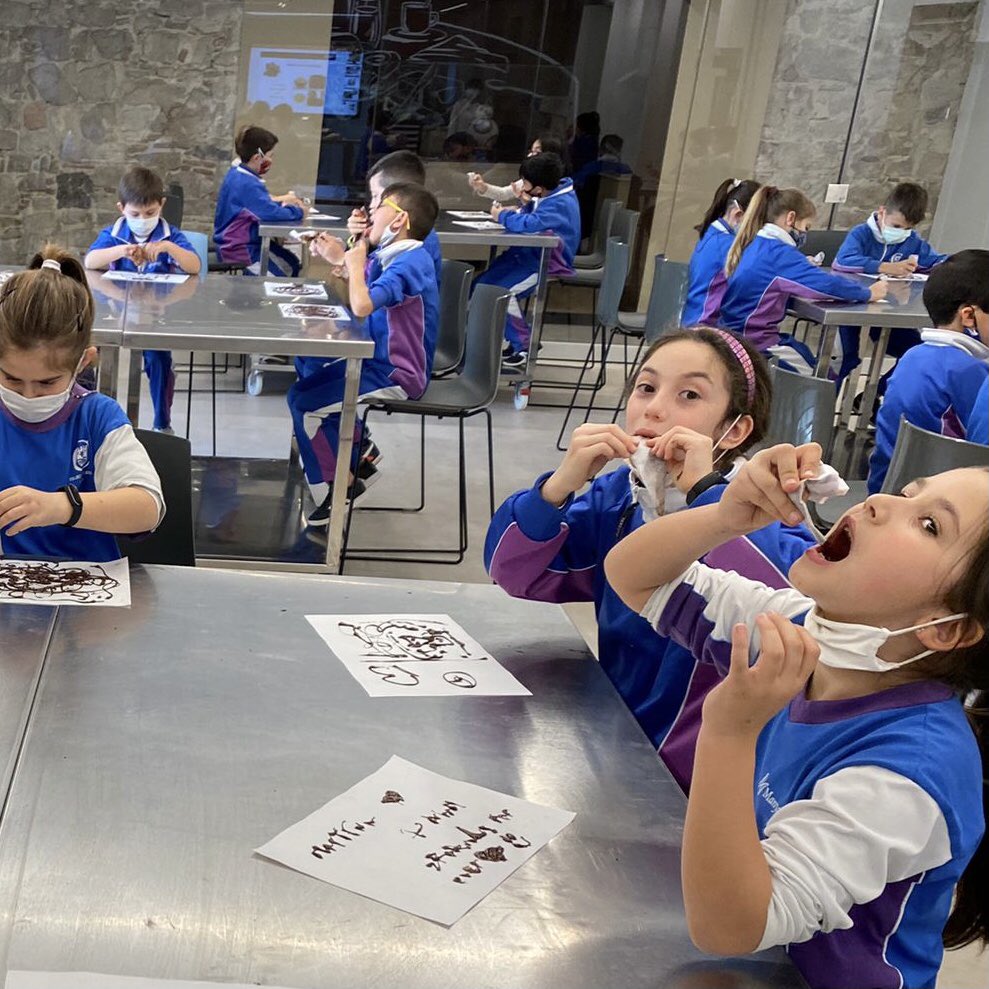 Mmmm... xocolata! 🍫😋 Avui hem anat d’excursió al #museudelaxocolata ! #3rEP #josocmanyanet #blanes