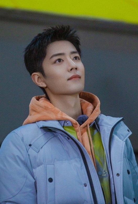 yall ever see a man so beautiful u start crying