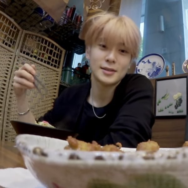 สายตาล้มล้างอาหาร