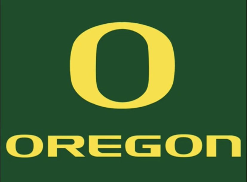 dom_mckenz's tweet photo. Awesome calls with WR coach @CoachBmac_ blessed to receive an offer from University of Oregon! #GoDucks @SkysTheLimitWR @DHill39 #PALA #TeamMckenzie @bangulo 💚 https://t.co/34o2swENGg