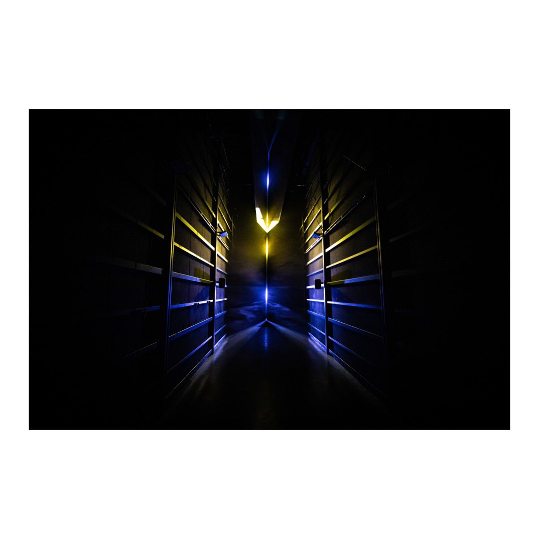 hrk_mhib's tweet photo. ・
Líthi
・
・
#kamublackblack #lithi
#museum #sound #strobolights
#金沢 #黒川良一
#photography #canon
#写真好きな人と繋がりたい
#一瞬を永遠に
https://t.co/FLMa09YIgk https://t.co/3UTr4sLMy0