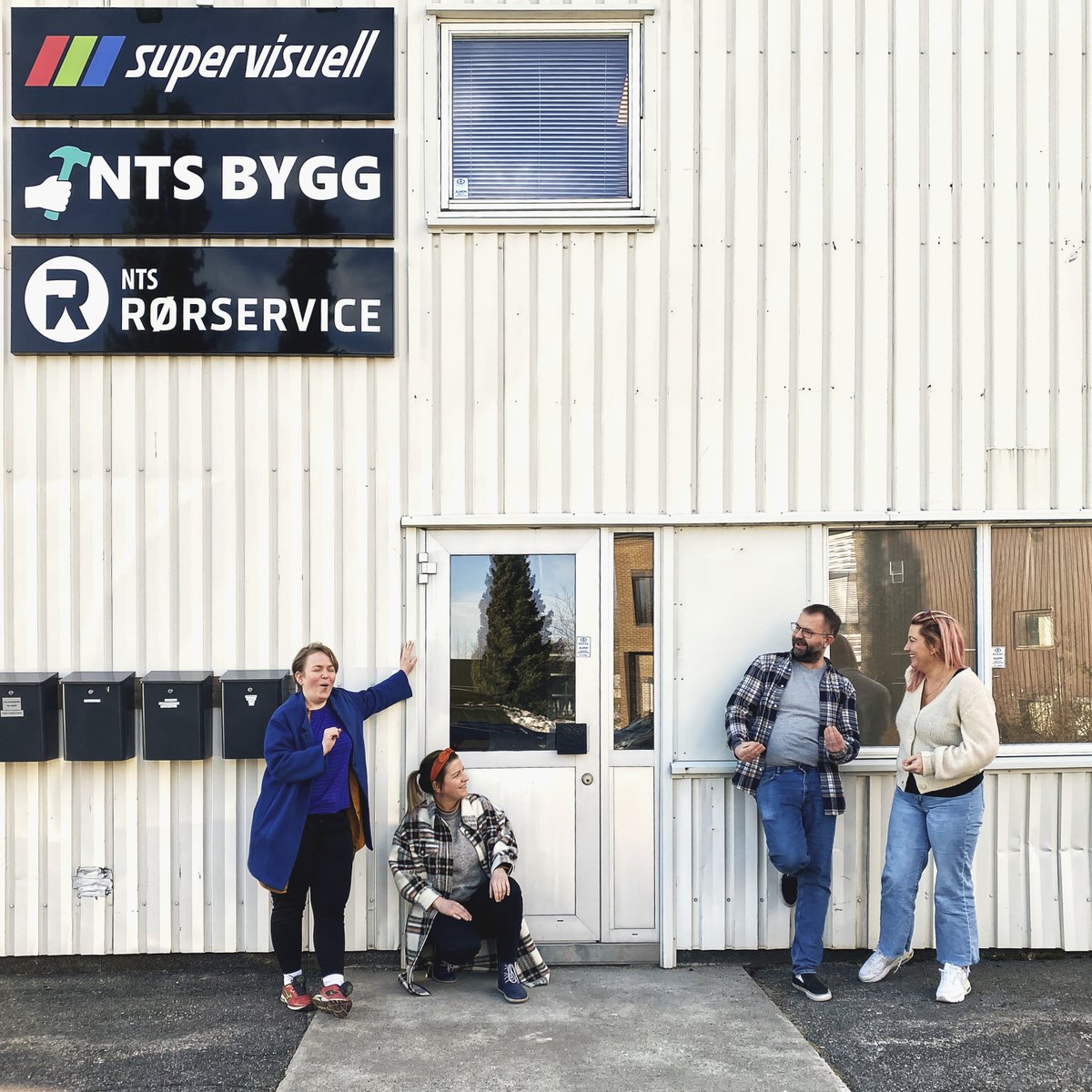 Fysiske besøk en sjeldenhet for tiden - ekstra gull å få besøk av Pernille og Anja i Ordskred tidligere i uka!

Blir mer samarbeid mellom oss framover, bl.a dokumentarfilmprosjekt med oppstart i løpet av våren. Kommer på <a href="/Tegntv/">Tegn.tv</a> etterhvert, sammen med flere prosjekter. God helg!