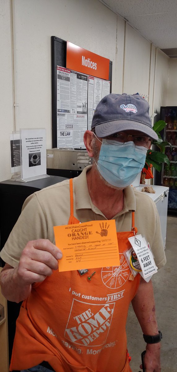 Bruce swept up some spilled sand in the concrete aisle to make sure everyone was safe from slip hazards. #6363Palmcoastproud <a href="/HDRessie_8531/">Therese</a> @WardallyJ <a href="/RickGTHD/">RickGTHD</a>