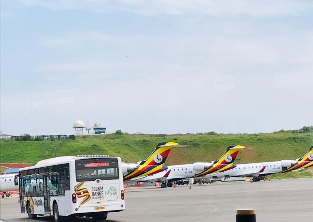 allantmuhumuza's tweet image. Million $ shot by @therealmusiime. #KayoolaEVS meets @UG_Airlines #Bombardiers. 
#FlyUgandaAirlines #MissionVehiclesMadeinUganda