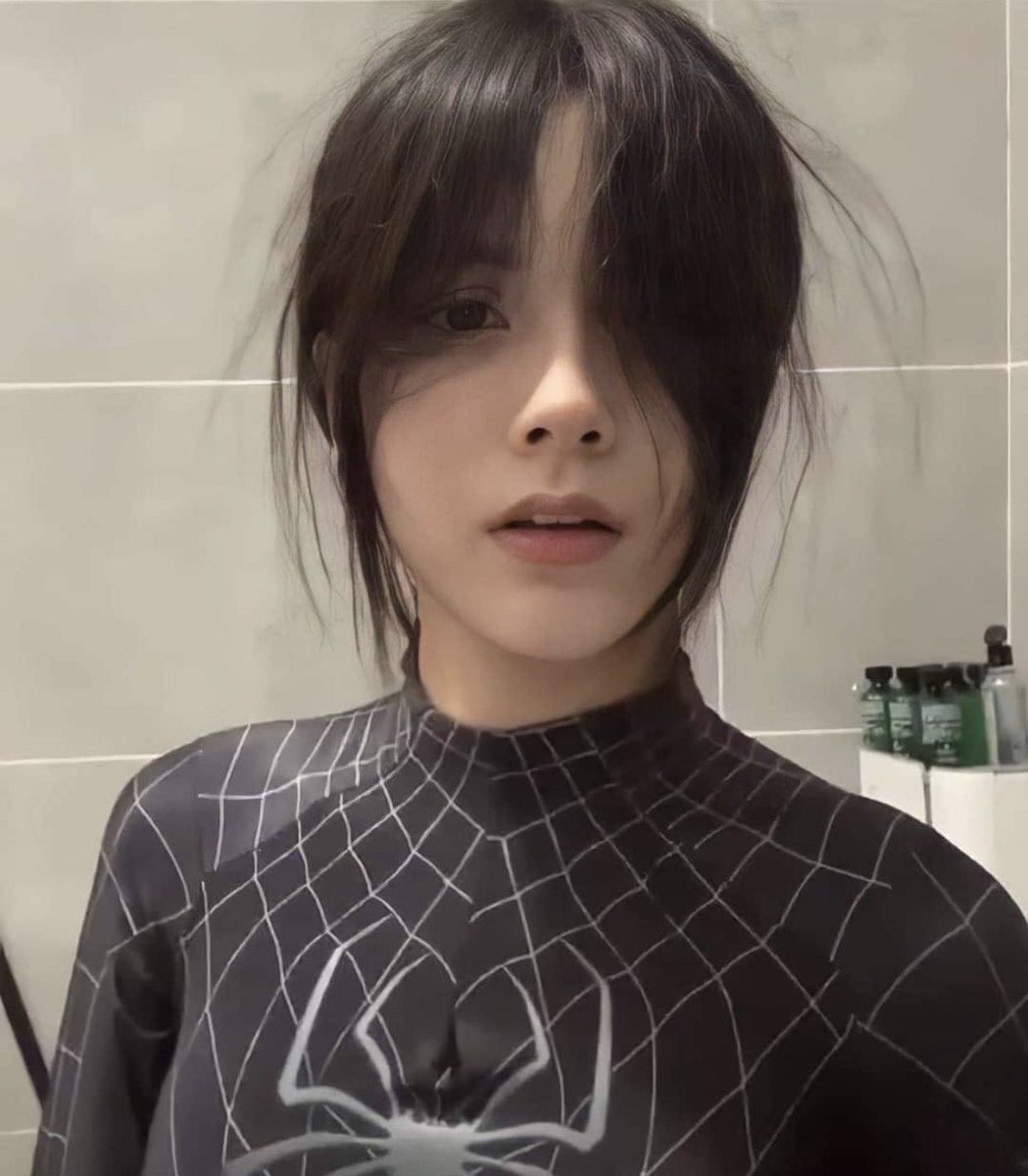 最多情報局 ブラックスパイダーマンの中の人 美人すぎる 最多情報局 ブラックスパイダーマンの中の人 美人すぎる