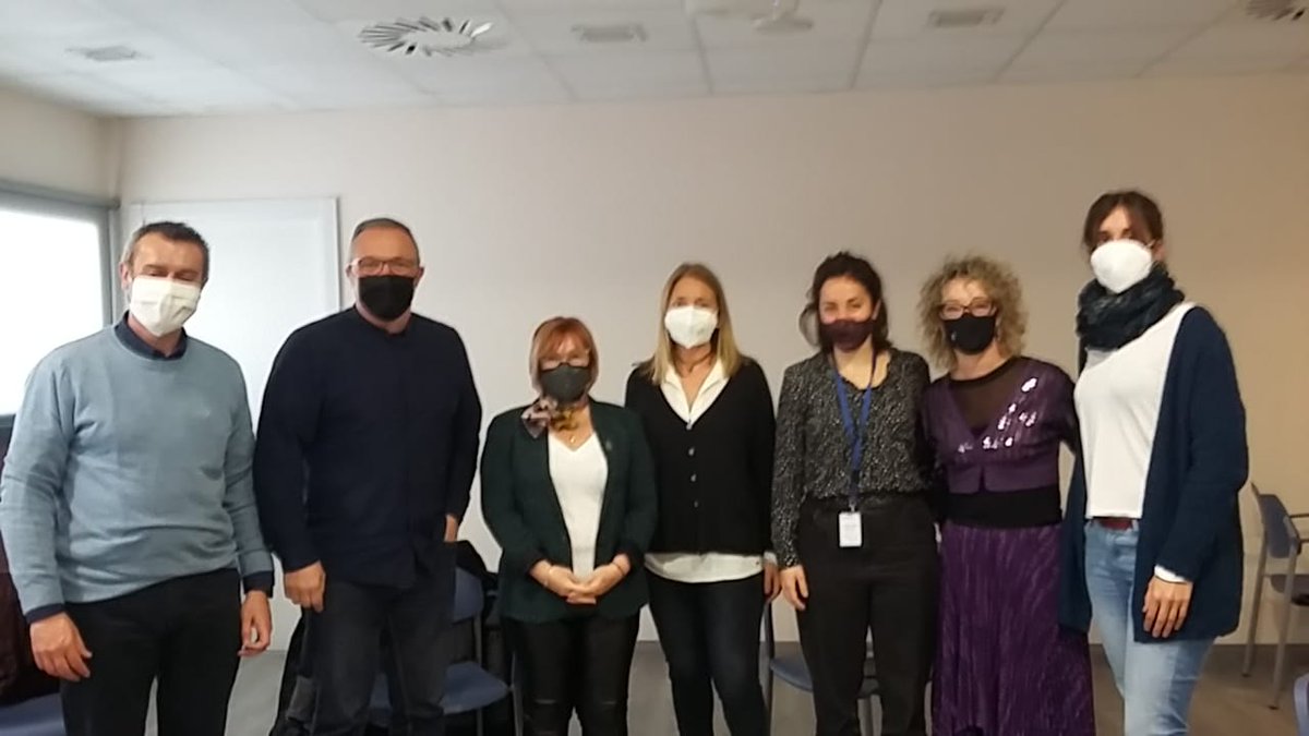 Banco Farmacéutico (@bf_esp) on Twitter photo Magnífica trobada amb l'ICS de Gerència Catalunya Central: posem les bases per una col·laboració que ens permetrà portar el Fons Social de Medicaments 💊 a la Catalunya Central. <a href="/annabonet/">Anna Bonet Esteve</a> Cap Unitat de Farmàcia, <a href="/EvatorraE/">Eva Torra Escarrer</a> Referente de Treball Social Sanitari. 👏👏👏 Magnífica trobada amb l'ICS de Gerència Catalunya Central: posem les bases per una col·laboració que ens permetrà portar el Fons Social de Medicaments 💊 a la Catalunya Central. <a href="/annabonet/">Anna Bonet Esteve</a> Cap Unitat de Farmàcia, <a href="/EvatorraE/">Eva Torra Escarrer</a> Referente de Treball Social Sanitari. 👏👏👏