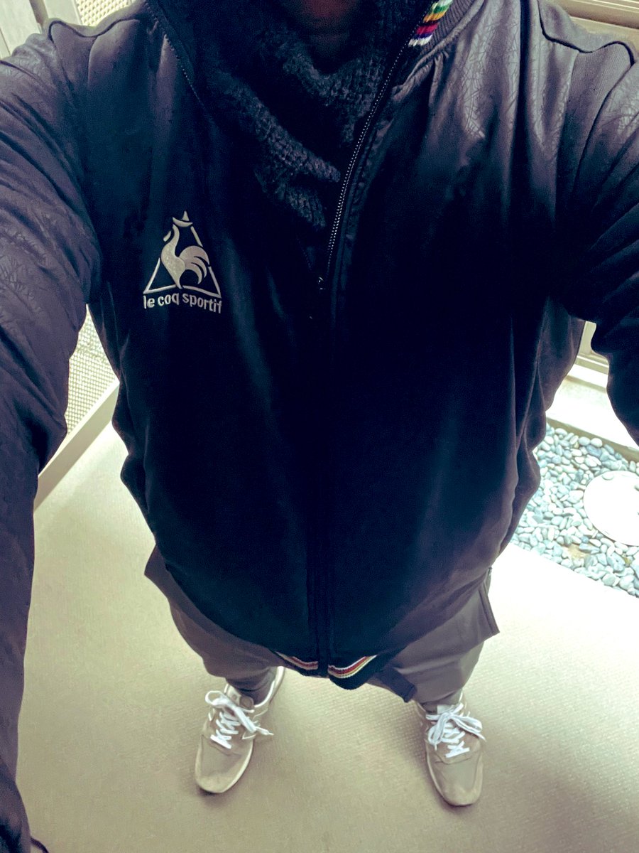 pakusako's tweet photo. よし、今日は泥臭く行こう。
995はかなり付き合い良いヤツ。
ルコックジャージの季節やなぁ。
#ニューバランス
#newbalance
#M995 GR
#ルコック
#lecoqsportif https://t.co/rIJrNcMTNx