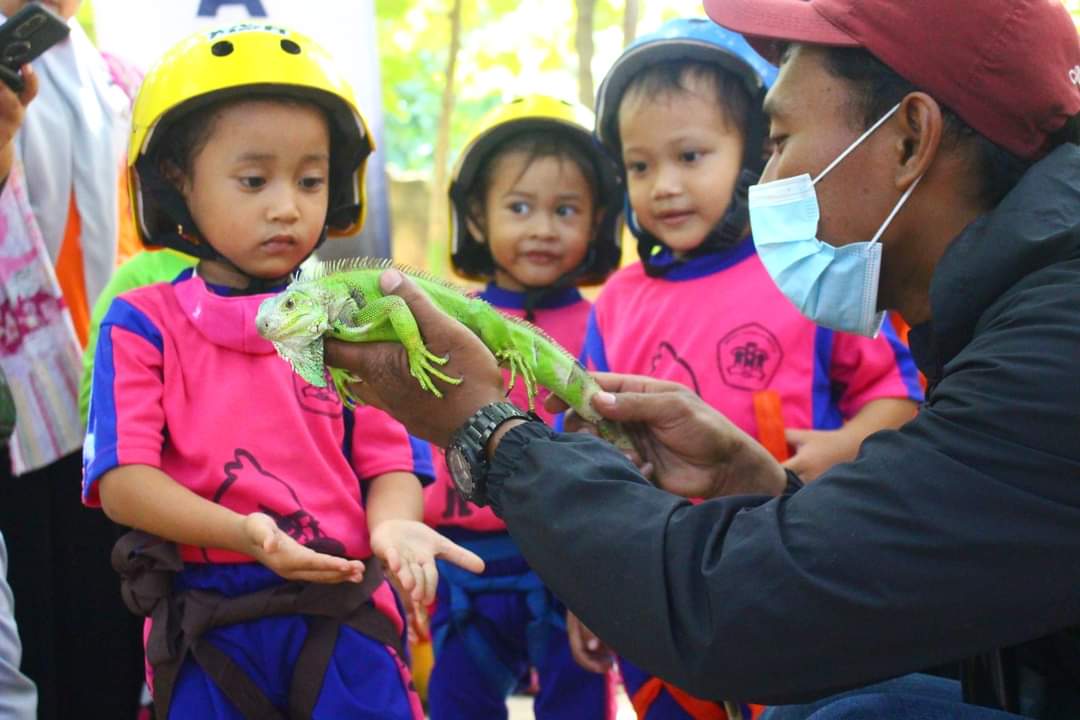 smart_outbound1's tweet image. Kamu harus mengetahui dengan benar auran permainan agar bisa bermain lebih baik dari yang lain. ~ Albert Einstein
.
.
.
#smartkidsprogramme
#smartoutboundindonesia
#smartoutbound
#fieldtripedukasi
#reptilecorner
