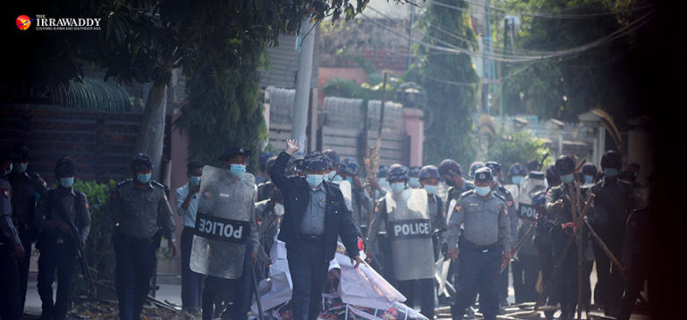 More Than 600 Police Join Myanmar’s Anti-Regime Protest Movement irrawaddy.com/news/burma/600…