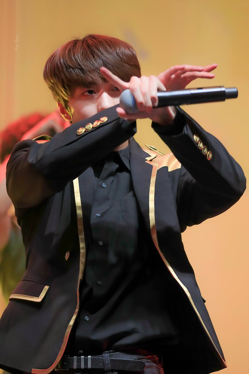 LOOKSKCN's tweet photo. #찬희 #CHANI #SF9 https://t.co/i5EqL8Fb7A