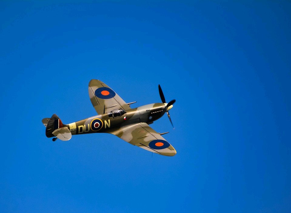 LibraryPutney's tweet photo. On this day in 1936 The #Spitfire85 made its 1st test flight from Southampton. Designed by #ReginaldMitchell it helped 2 win The Battle of Britain. Mitchell died in 1937 without knowing how successful his plane would become. Read about the #BattleofBritain https://t.co/rxCRIS2psz https://t.co/CvKSRuPl9Z