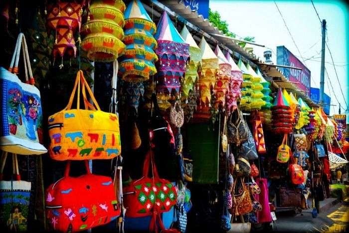 piedpiperlko's tweet photo. #IncredibleIndia 
#ColorfulPlaces
#Odisha 
Pipli is on the list of the most colorful places to visit in India for all the craft lovers. A walk into the Pipli Village is the same as being hit by a loud burst of color. Shops after shops in this village sell beautiful https://t.co/sQoHV73lRV