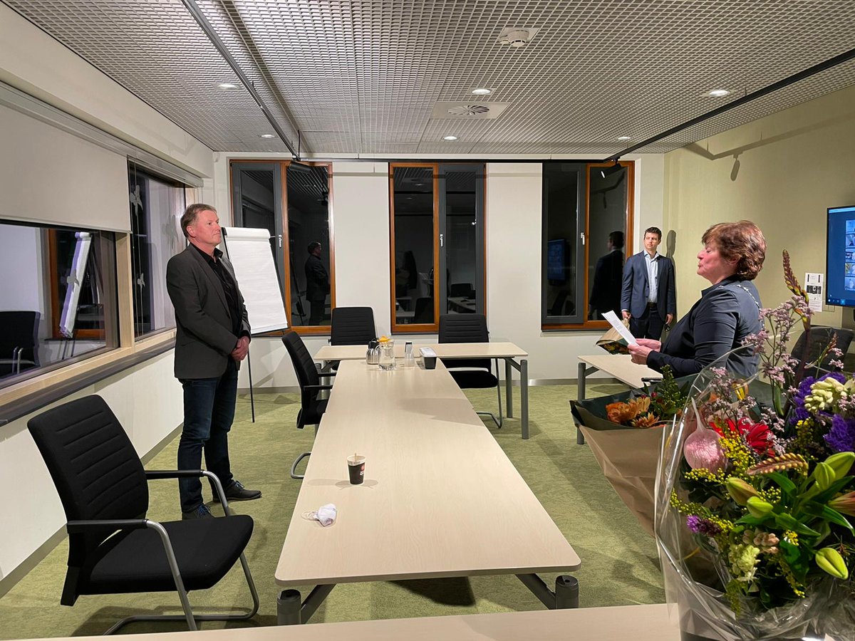 Gisterenavond tijdens de raadsvergadering is Gerard Rasing namens Lingewaard.NU geinstalleerd als lid van de Politieke Avond. We wensen hem veel succes!!