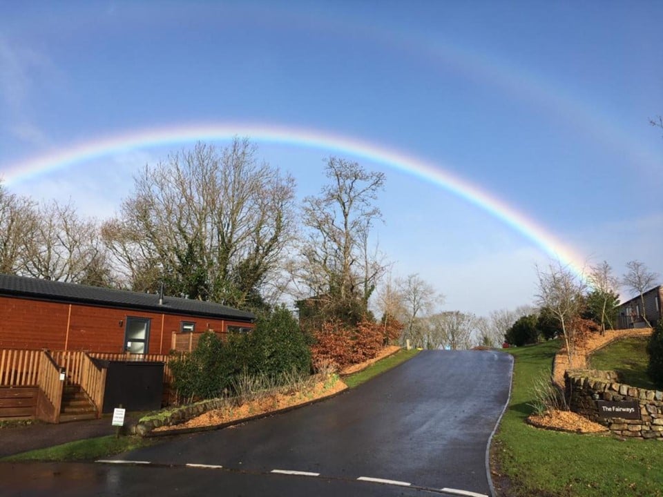 Finlake Holiday Park tweet media