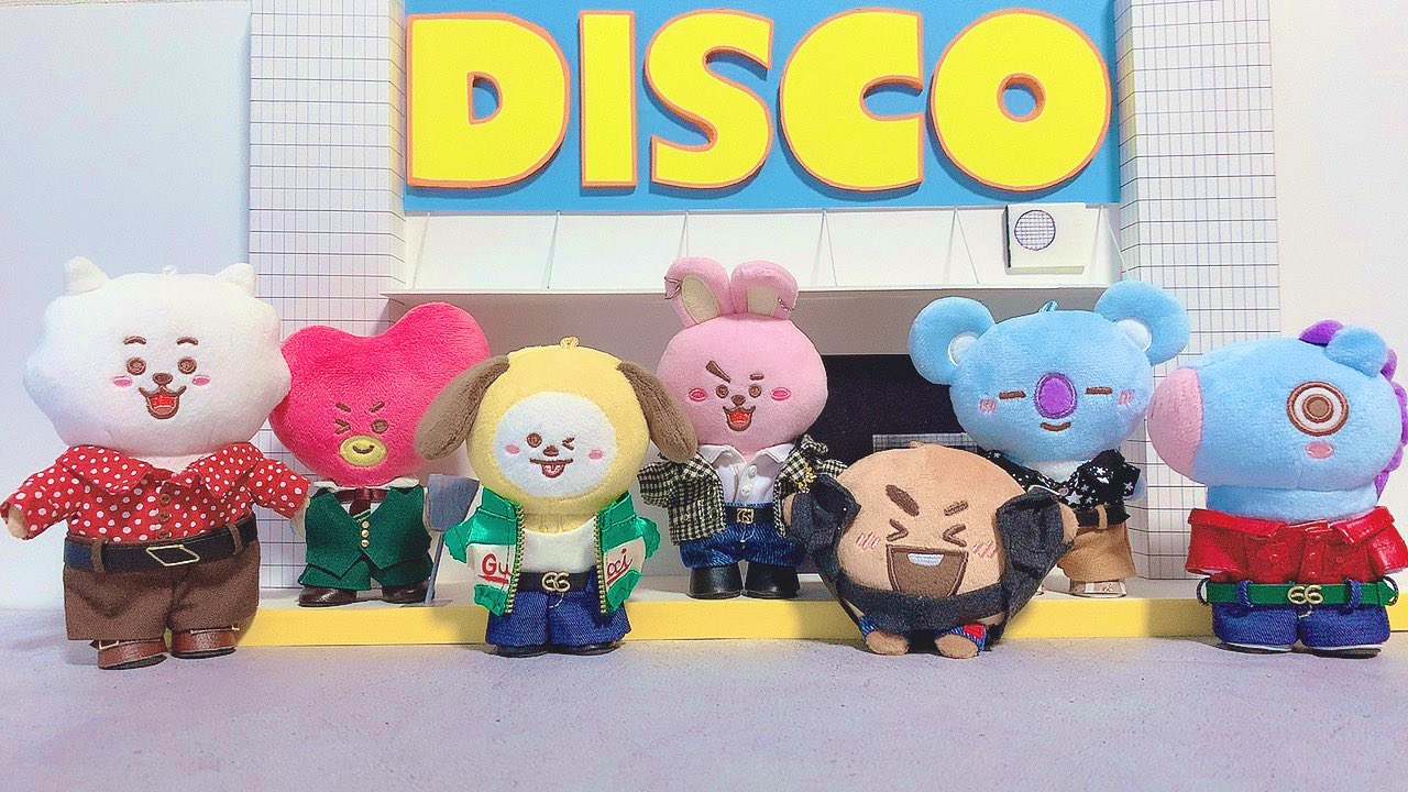 Twitter 上的 ろくすけ Dynamite の衣装をbt21のぬいぐるみに作りました 約2ヵ月近くで型紙から少しづつ制作し Mvをイメージした背景も手作りしました 7人全員の衣装を作る事ができて本当に楽しかったです いつかbt21が Dynamiteを踊っている姿が見れますように