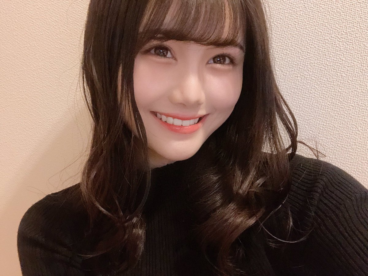 Octsix0110's tweet photo. 260

理々杏「今、○○とキスしちゃった」

照れくさそうな理々杏を���ると、僕も少し恥ずかしくなった。

この後も僕と理々杏は付き合いたてのカップルのようなやりとりをずっとしていた。

電話を切ったのは、外がすっかり暗くなった頃だった。 https://t.co/YSqgsvc4WJ