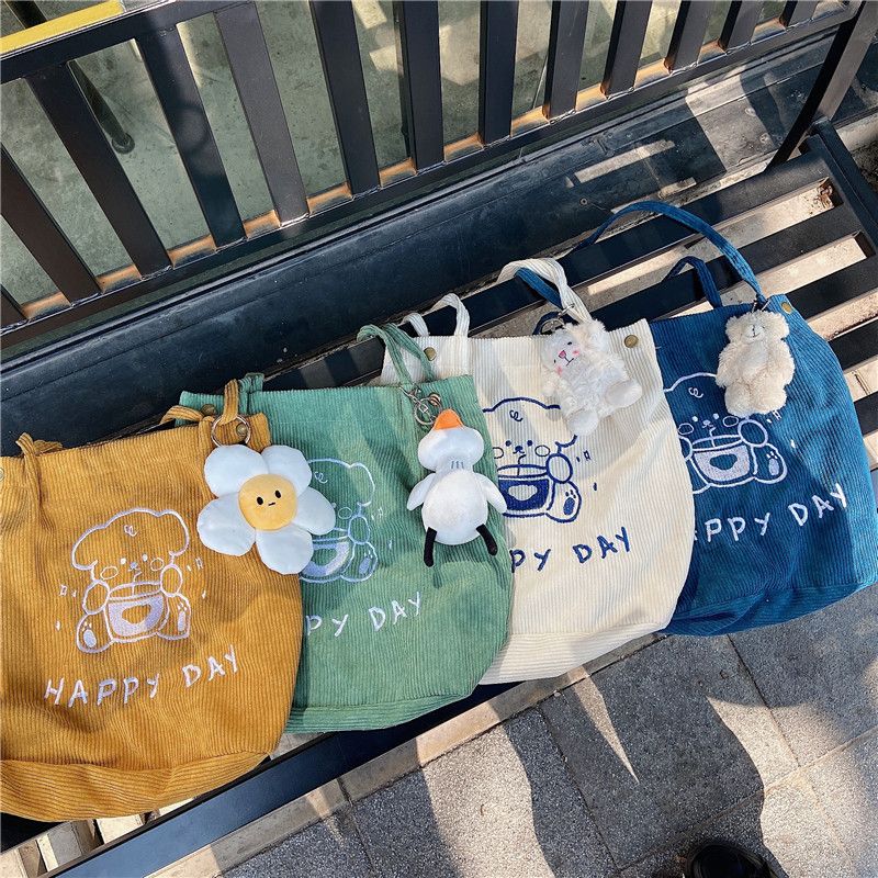 bybonnie_'s tweet photo. 💙 Happy Day tote bag 💙
🔸️ 280฿ - free reg 🔸️

แถมฟรี ! พวงกุญแจ
แต่ละสีจะได้พวงกุญแจไม่เหมือนกันนะคะ ได้ตามรูปเลยจ้า
♡ ขนาด 33x36x12cm 
♡ ความสายยาว 69cm
♡ วัสดุผ้าลูกฟูก ซับในผ้าแคนวาส
♡ มี 4 สี ขาว/เขียว/เหลือง/ฟ้า 

#Layannstore https://t.co/grClx2QAof