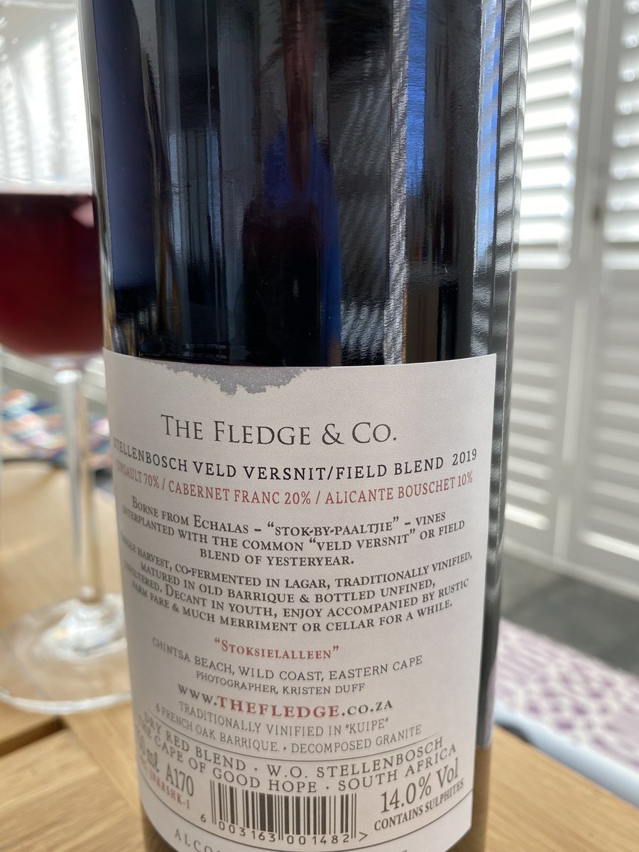 dss0305's tweet photo. @AngelaLloyd1 @wellredwinemag @MaluLambert @CathyMarston @joanne_gibson @ChristianEedes @FionaMcDonaldSA @Winbeebee @Coetzee_Leon Opened one recently, it was delicious. Tx Leon. https://t.co/vR4kDHRsvJ
