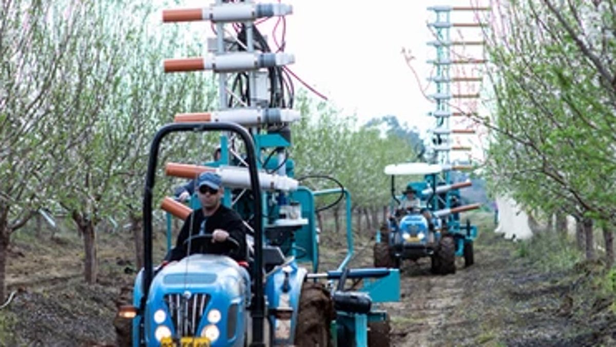 TheYieldLab's tweet photo. The Israeli ag startup Edete Precision Technologies for Agriculture is rolling out its artificial pollination technology in Australia's almond markets later this year... read more:
https://t.co/CjtbNoEk34
#agtechs #artificialpollination #futurefoodtech https://t.co/4Lxxcv320x
