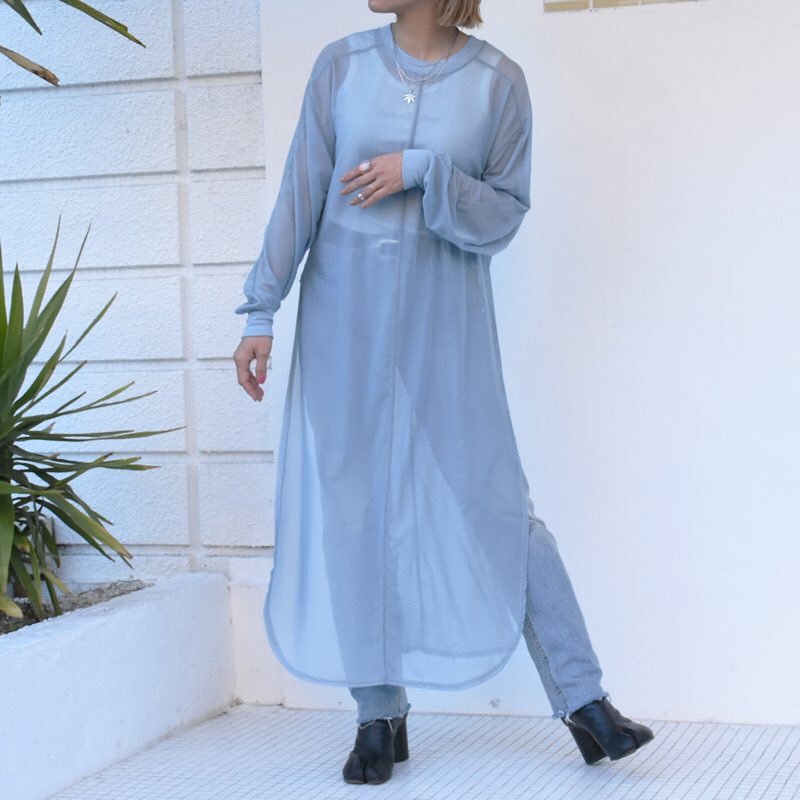 RAYdy_official's tweet photo. パワーネットを大胆に使った
シースルーワンピースTOPS
3color

写真はBlueを着用しています

ヘビーなスリットの、中から何を透けさせようか

袖口、首元の柔らかなリブが着た人にだけわかる、♡になるポイント

春を感じるよ

【CHIGNON】Seethrough Long Tops (3Color)
https://t.co/857A5XX1Ia https://t.co/sawwoBvPog