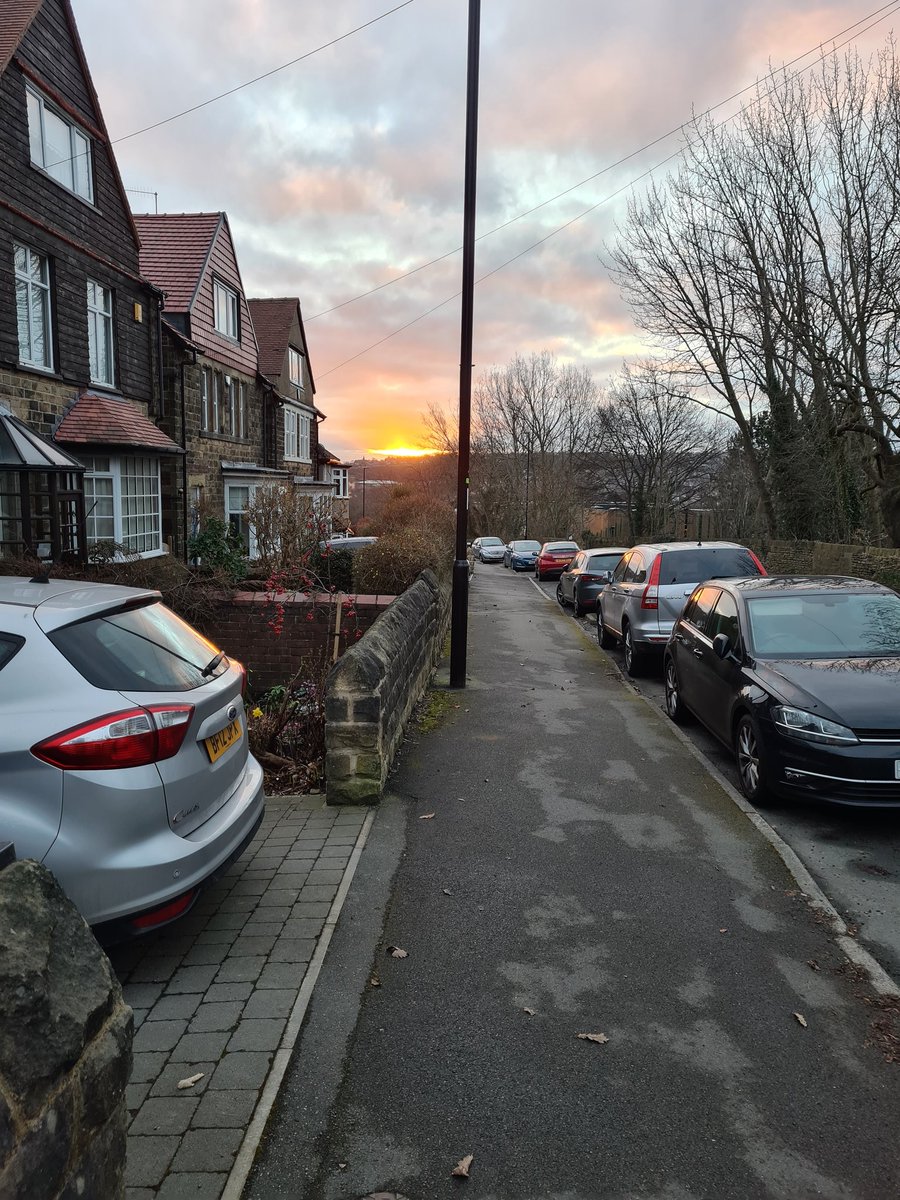 After 7 days and nearly 50 miles walking for our @Community_IM challenge to raise money for <a href="/SheffChildrens/">Sheffield Children's</a> hospital, I finally got a glimpse of the sun this morning! 🌄