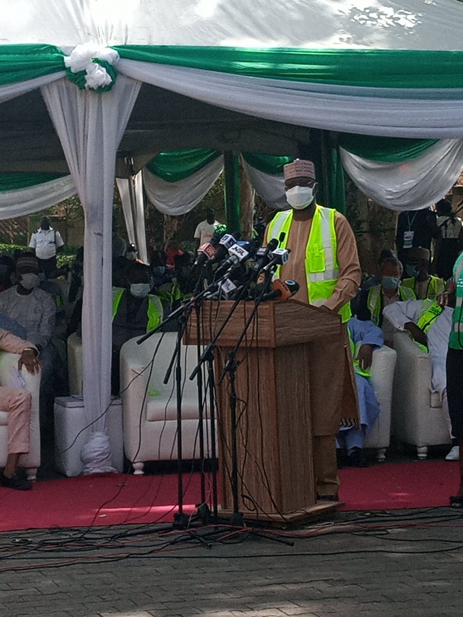 'On behalf  of President @MBuhari & @NigeriaGov I salute the front line health workers for their commitment in saving lives.

I now have the single honour to flag off the vaccination of all eligible Nigerians'. #PTFCOVID19 Chairman @OfficialOSGFNG