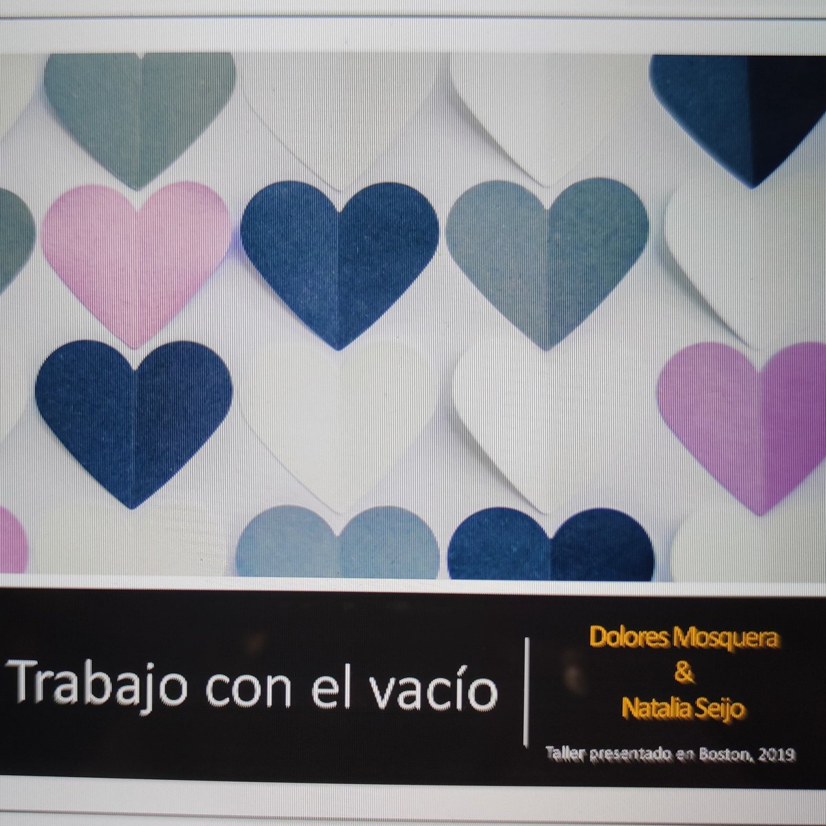 "La sensación de vacío, cuando es muy intensa, puede llegar a generar múltiples síntomas compensatorios (adicciones, trastornos alimentarios, etc)"
.
#formacioncontinua
#trauma #vacío
#EspaiNaviaPsicologia
#PsicologaEvaSanchez
#TerapiaEmdrValencia
#psicologabenimaclet https://t.co/dzXAGl2s95